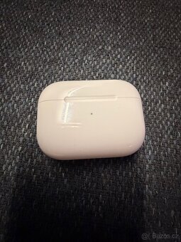 Sluchátka Apple AirPods PRO 2. generace rok 2024 - 11