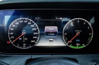 Mercedes Benz E 300 de T Avantgarde (2020) - 11