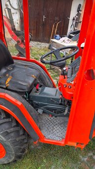 Malotraktor Kubota B1750 HST - 11