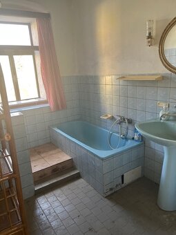 Prodej rodinného domu , celková plocha pozemku 1.279m² - 11