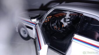 1:18 bmw 3.0 csi - 11