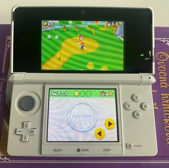 Nintendo 3DS White + 64GB SD karta - 11