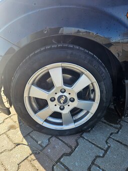 Ford Fiesta 1.4 TDCi (2004) - 11