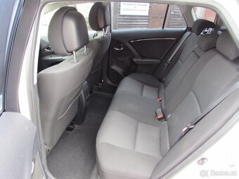 Toyota Avensis 1.6i 97kW kombi,2.majitel, serviska, nová STK - 11