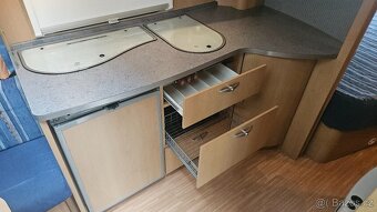 Karavan Knaus Sudwind 500, r.2009, mover - 11