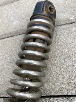 Zadní tlumiče Babetta 210 - 11