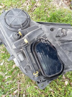 Přední pravé světlo Opel Corsa D - 11