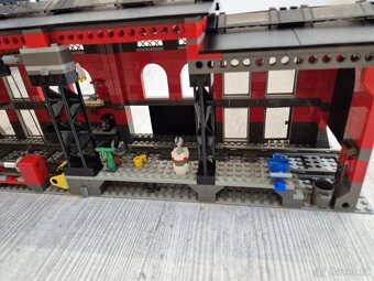 LEGO 10027 VLAK 9V - Train Engine Shed - 11