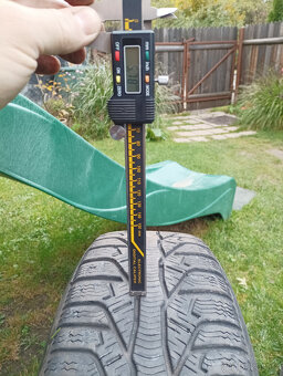 Pneu a kola Renault R15 - 11