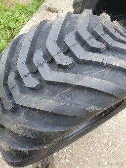 Pneu BKT 400 / 60 - 15,5 - 11