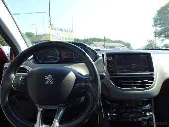 Peugeot 2008 1,2 i - 11
