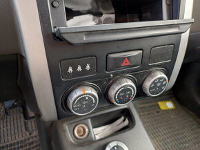 Nissan X-TRAIL 2,0DCI 2009 4x4 - dily - 11