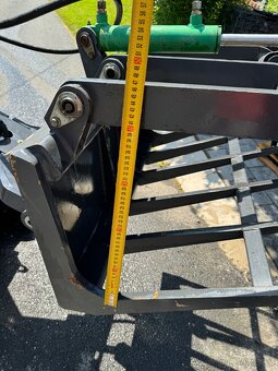 Hydraulický Vykusovač siláže, vidle na hnůj - 11