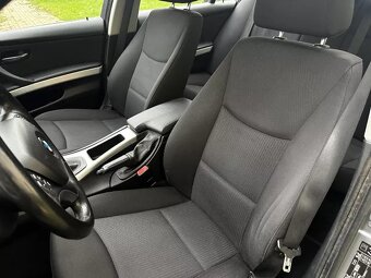 BMW Řada 3 E90 320i 115kW Sedan 6st. Manuál Klima Facelift - 11