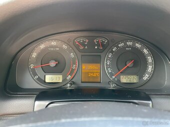 Škoda Superb 1.8i 110kW NOVÁ STK - 11
