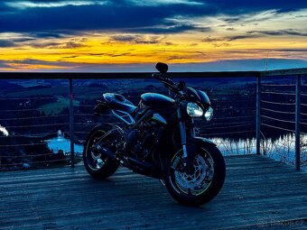 Triumph Street Triple 765 RS 2018 - 11