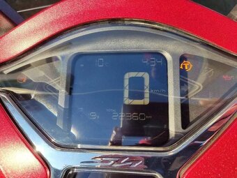 Honda SH 350 i ABS, TC (2021) kufr, CZ doklady - 11