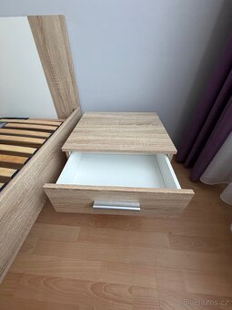 Prodám postel s nočními stolky - 11