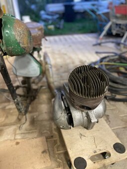 Vrak upravené ČZ + motor jawa 250. - 11