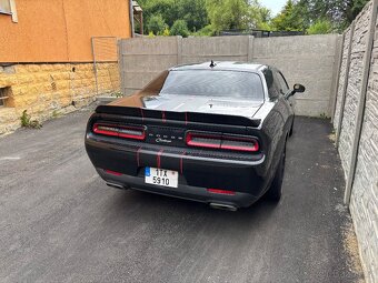 Dodge Challenger - 11