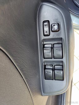 Toyota Rav trvalá 4X4 39 500 km benzín - 11