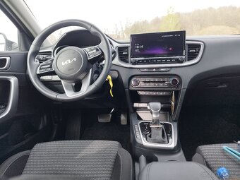Kia Ceed SW 1.6 diesel r.v. 11/ 2023 najeto19899 km - 11