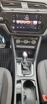 VW Touran 1,4 TSi 110kW benzín DSG Sound 7.mistný - 11