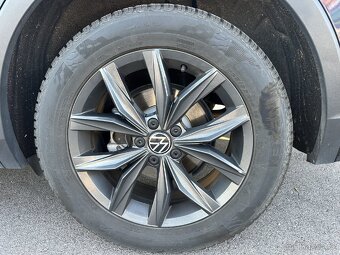 VW Tiguan .2.0 TSI. Elegance.KEYLESS.7mist. - 11