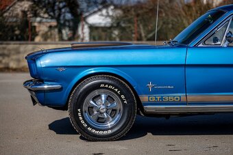 Ford Mustang Fastback - 11