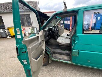 Volkswagen T4. 50kW 1896cm3 skříň 6 míst long. Transportér - 11