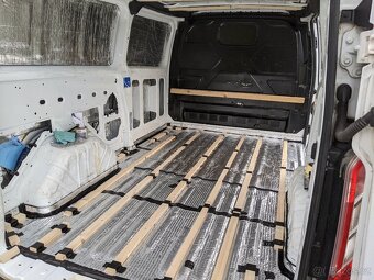 Obytná dodávka Ford Transit Custom 2.2, 92 kW, 2014 - 11