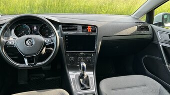 Volkswagen e-Golf 100kW, 36kWh, tepelné čerpadlo, 11/2018 - 11