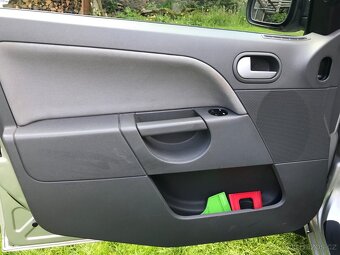 Ford Fiesta - 11