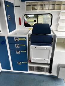 Merdeces Sprinter 3.0D 319 sanitka nebo obytňák - nová cena - 11