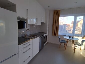 RD bungalov se 3 byty a garáží - 11