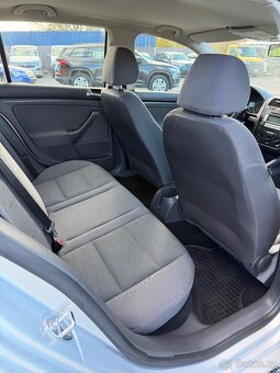 Volkswagen Golf, 1.4 16V 59 kW A/C ČR 1.MAJ - 11