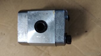 Štípač dříví 6 až 8 tun – hydraulické čerpadlo – NOVÉ - 11