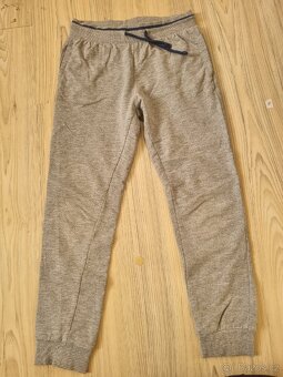 Set oblečení 6-10 let - 11