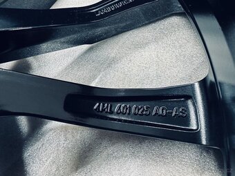 TOP letní kola Lamborghini Urus R23 originál - 11