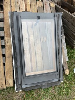 Střešní okno značky Roto - 11