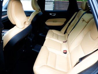 VOLVO XC60 T8 AWD RECHARGE ULTIMATE DARK - 11