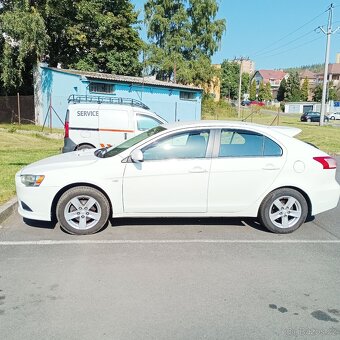 Mitsubishi Lancer 1.8 r.v. 2011 - 11