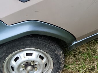 Favorit  r.v.1990 karbec pekny stav HP sporting - 11