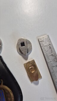 Original klíč Fiat 600 s klíčenkou a 2 odznaky - 11