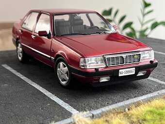 1:18 LANCIA THEMA 8.32 Ferrari (1988) - Červená - MITICA - 11
