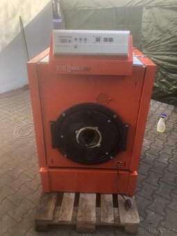 Prodám  kotel na olej  40 KW - 11