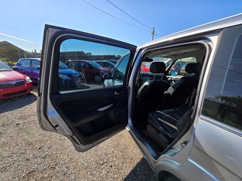 Ford Galaxy 20 TDCi 103KW Ghia 7.místné - 11