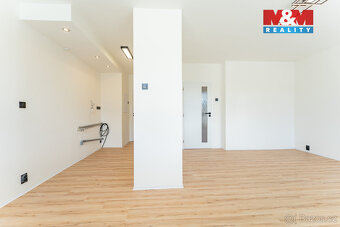 Prodej bytu 3+1, 74 m², Praha, ul. Poznaňská - 11