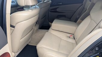 Lexus GS300 3.0 V6, 183 kW - 11