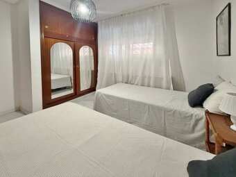 Na prodej prostorný apartmán 2+kk TORREVIEJA - 11